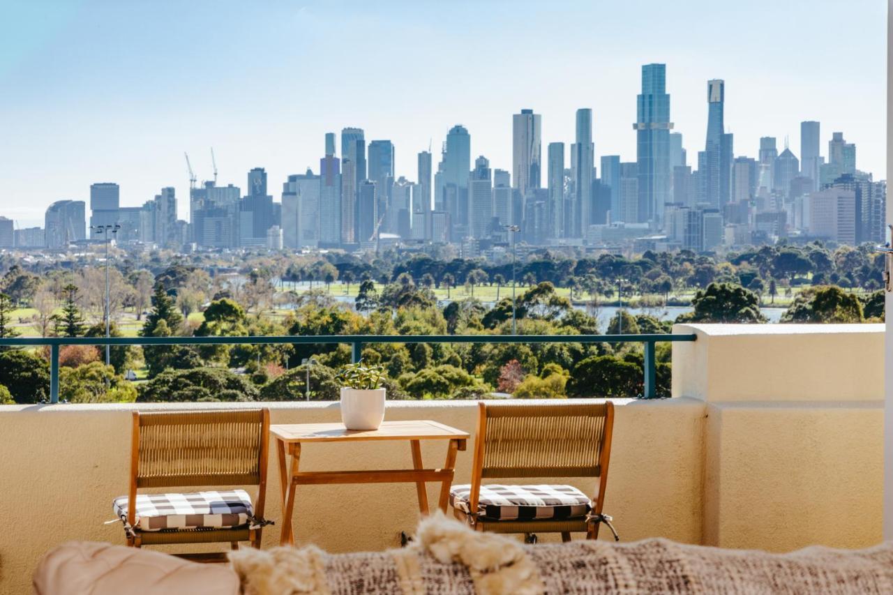 Spectacular Views Over Albert Park Мельбурн Экстерьер фото